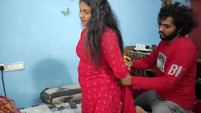 Amateur Beauty’s First BDSM Blowjob & Handjob with Bearded Husband in Living Room Foreplay Sex Video